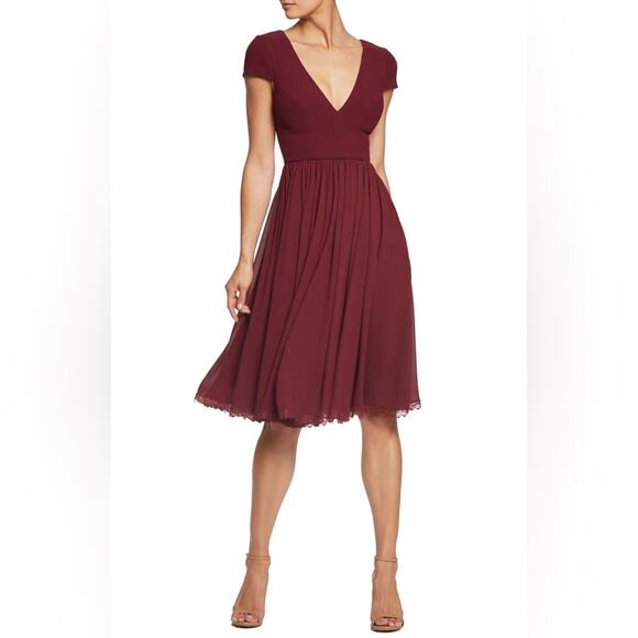Dress the Population Dresses & Skirts - Dress the Population Corey Burgundy V-Neck Chiffon Fit & Flare Cocktail Dress M